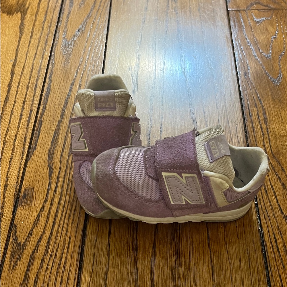 New Balance Kids Sneakers in Lavender
